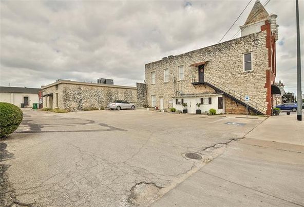 105 W Pearl St, Granbury, TX 76048